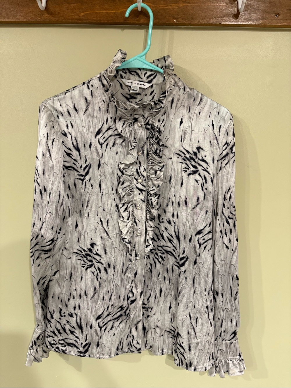 Women's Black & White Ruffle Front Blouse